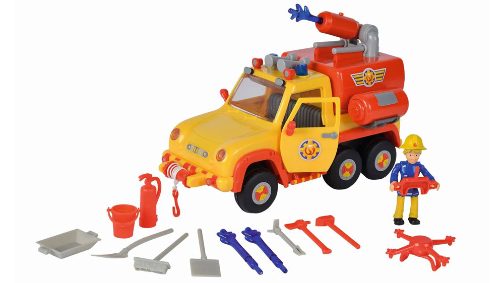 Chlapec hraj&iacute;c&iacute; si na zemi s hasičsk&yacute;m autem Venu&scaron;e Simba Toys S 9251094_02