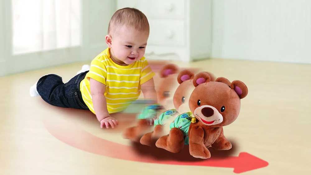 Batole hrající si lezoucím medvídkem VTECH ME 80181128_02