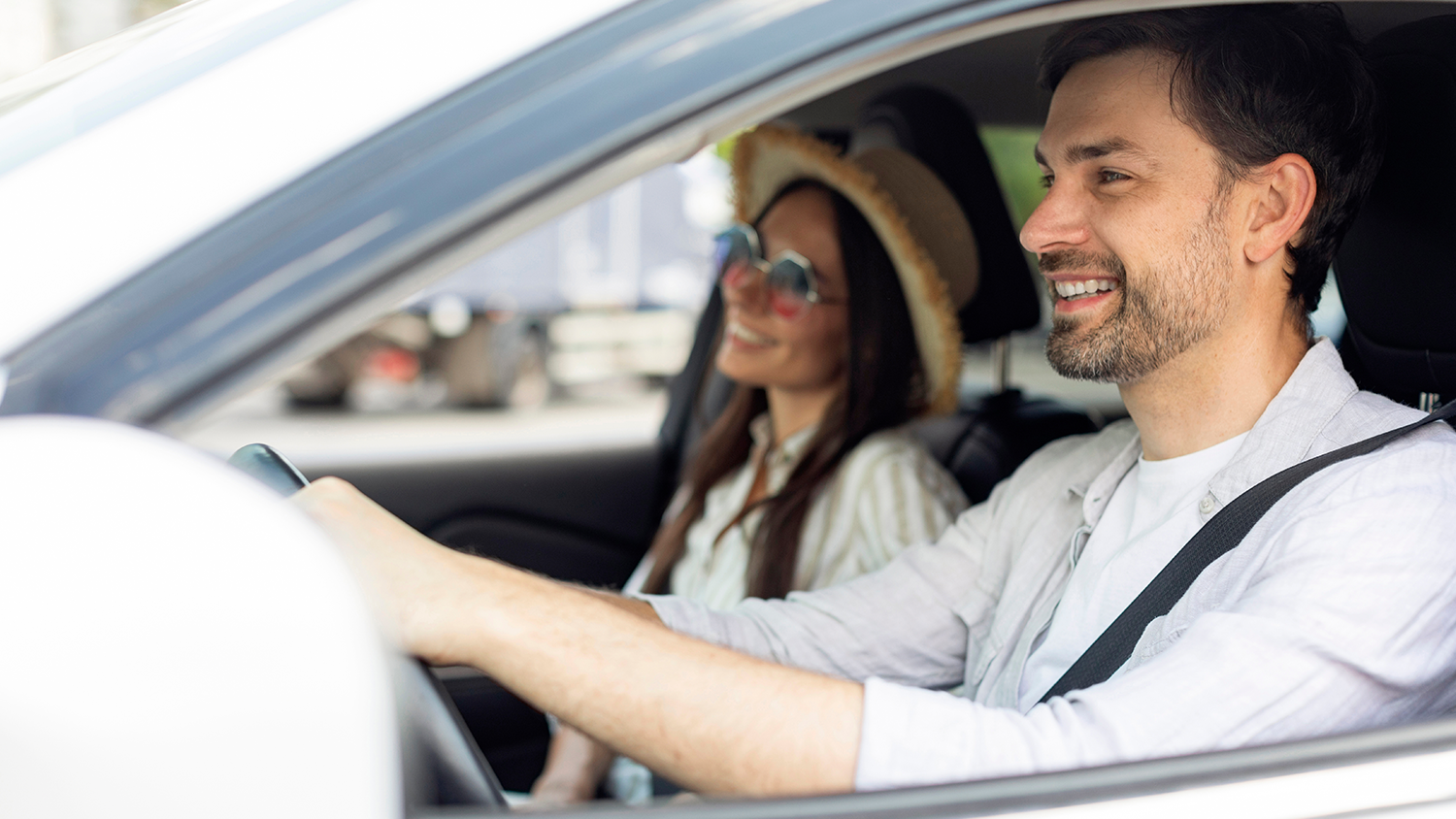 Žena a muž v aute Smiling Positive Couple Husband Wife Going Stock fotografie 2339703479 | Shutterstock