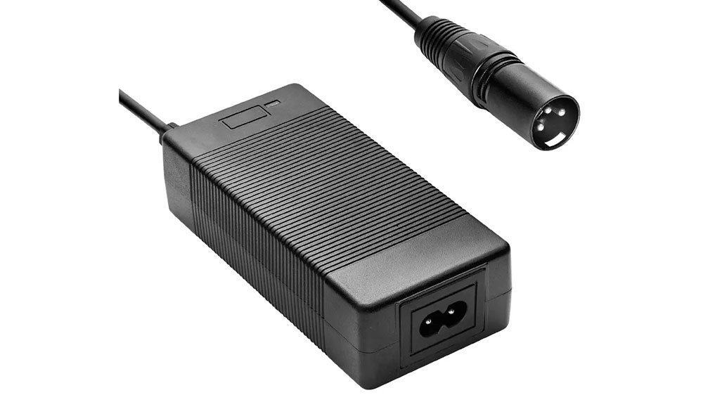 Napájecí zdroj Akyga AK-EV-01, mužský_01