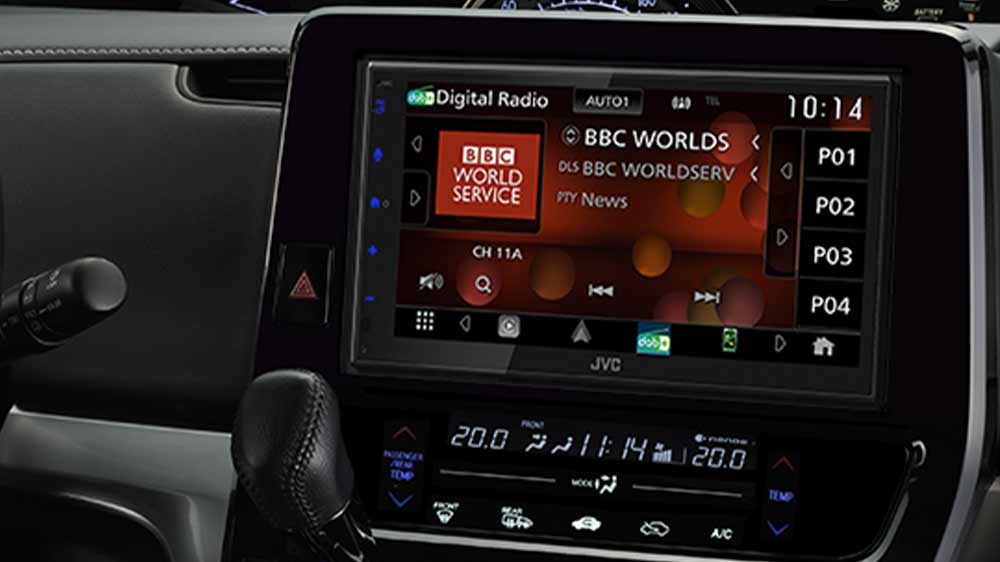 Puštěné rádio na přehrávači JVC KW-M595DBT_03