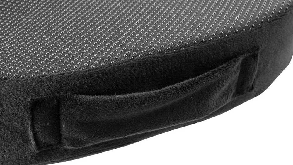 Protiskluzový povrch ergonomického podsedáku POWERTON _03