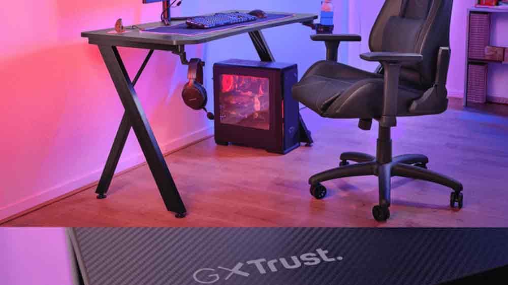 Herní stůl Trust GXT 700 s herní výbavou_03