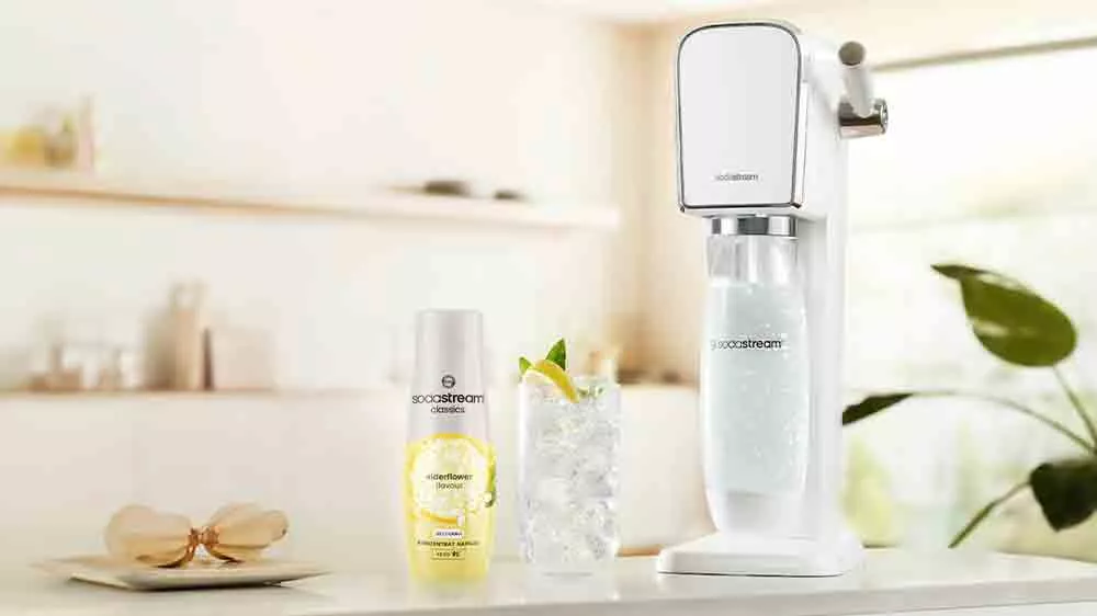 Nápoj s príchuťou Bezinka Zero so sirupom a výrobníkom sódy Sodastream_02