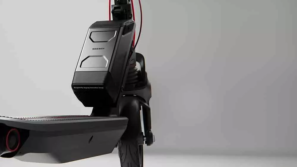 Detail baterie elektrokoloběžky Segway Ninebot F3 E_06