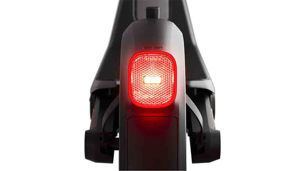 Zadní světlo na koloběžce Segway eKickScooter Ninebot E3 Pro E_05