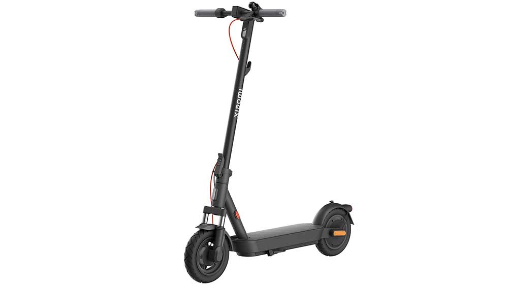 Čern&aacute; elektrick&aacute; koloběžka Xiaomi Electric Scooter 5 EU_01