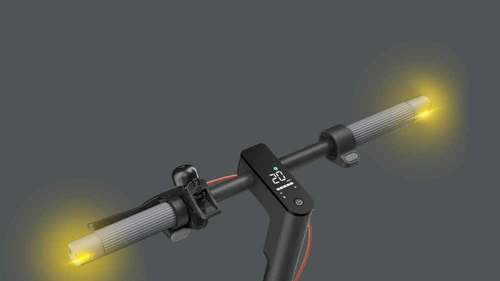 Elektrick&aacute; koloběžka Xiaomi Electric Scooter 5 EU s rozsv&iacute;cen&yacute;mi bočn&iacute;mi blinkry_04