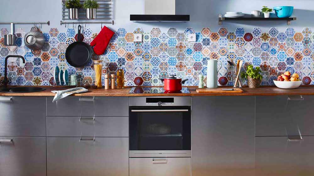 Kuchyňská linka s troubou a varnou deskou Mora_01