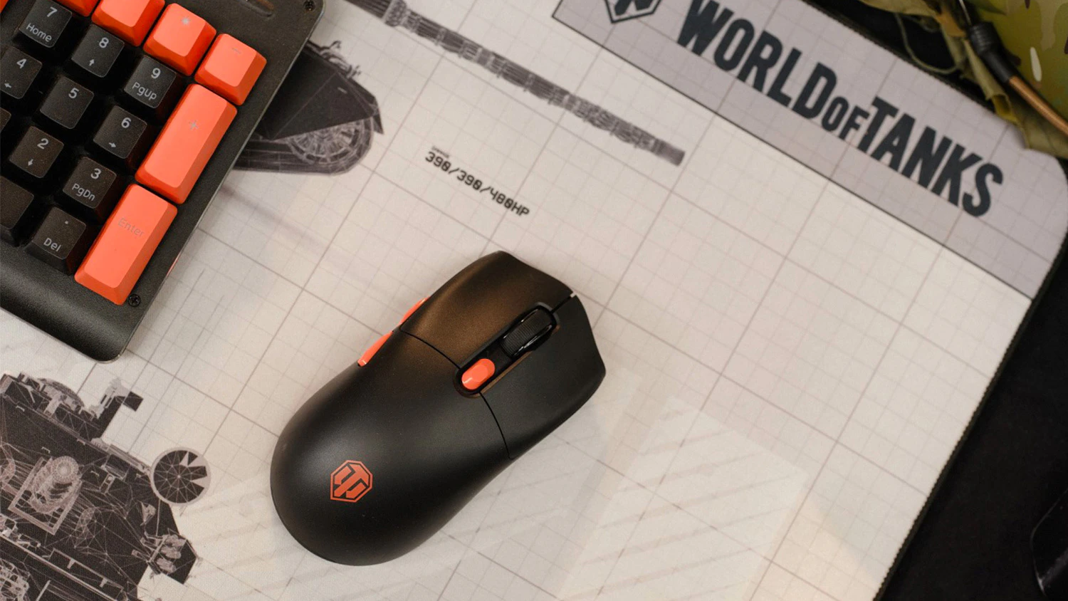 Herní klávesnice Yenkee YKB WT300 a herní myš YMS WT200 na podložce World of Tanks