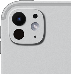 iPad Pro, pohled zezadu, stříbrná barva, profesionální fotosoustava s pětičlenným objektivem a adaptivním True Tone bleskem