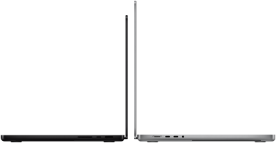 14palcový vesmírně černý MacBook&nbsp;Pro vedle 16palcového stříbrného MacBooku&nbsp;Pro