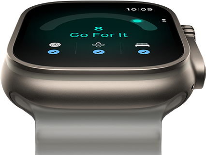 Apple Watch Ultra 4, titanové pouzdro, přírodní barva, skóre připravenosti 8, na pravém boku korunka Digital Crown, vyvýšené boční tlačítko, Oceánský řemínek, průsvitně šedá barva