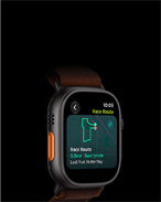 Apple Watch Ultra 4, titanové pouzdro, černá barva, funkce Závod na trase s mapou běžecké trasy, na levém boku akční tlačítko, Alpský tah, burgundsky červená barva